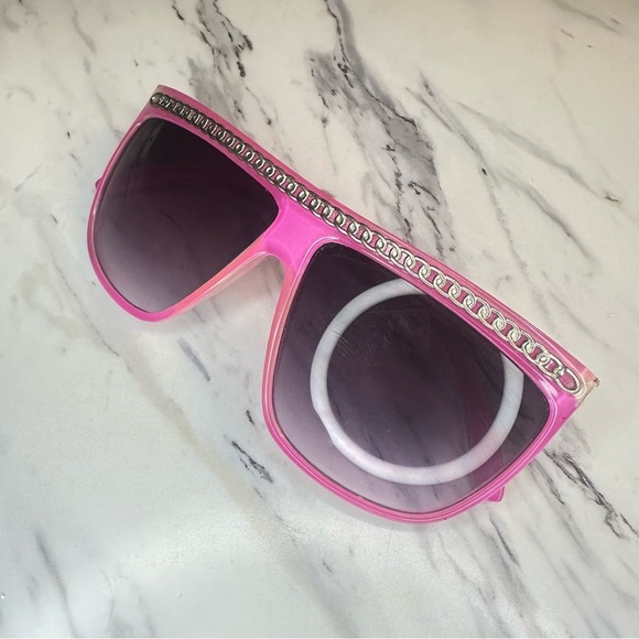 Oversized Chain Accent Dark Shade Glasses - Pink - Picture 3 of 9